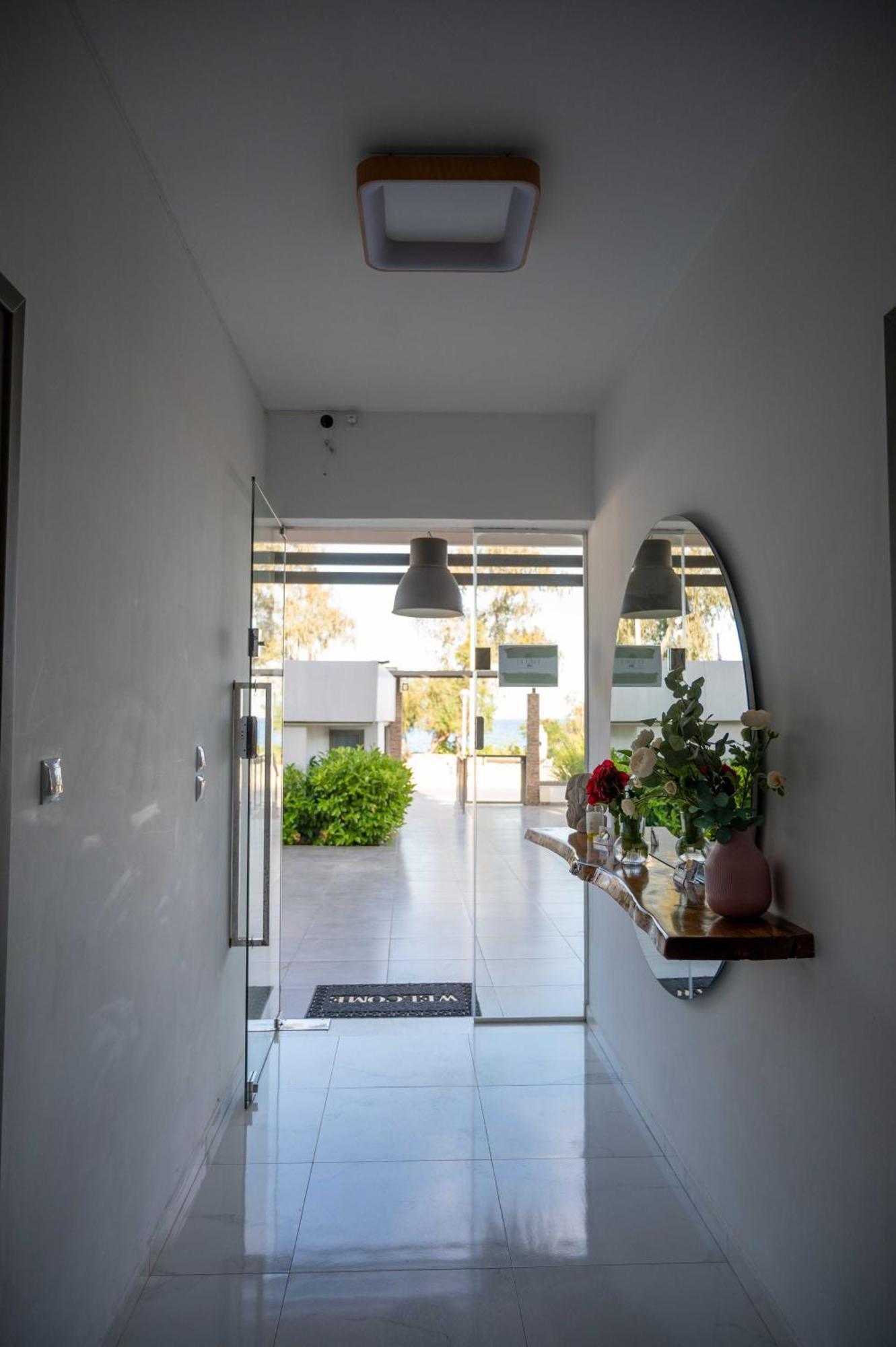Finikas Suites & Apartments 10Min From Athens Airport Artemida  Exterior foto
