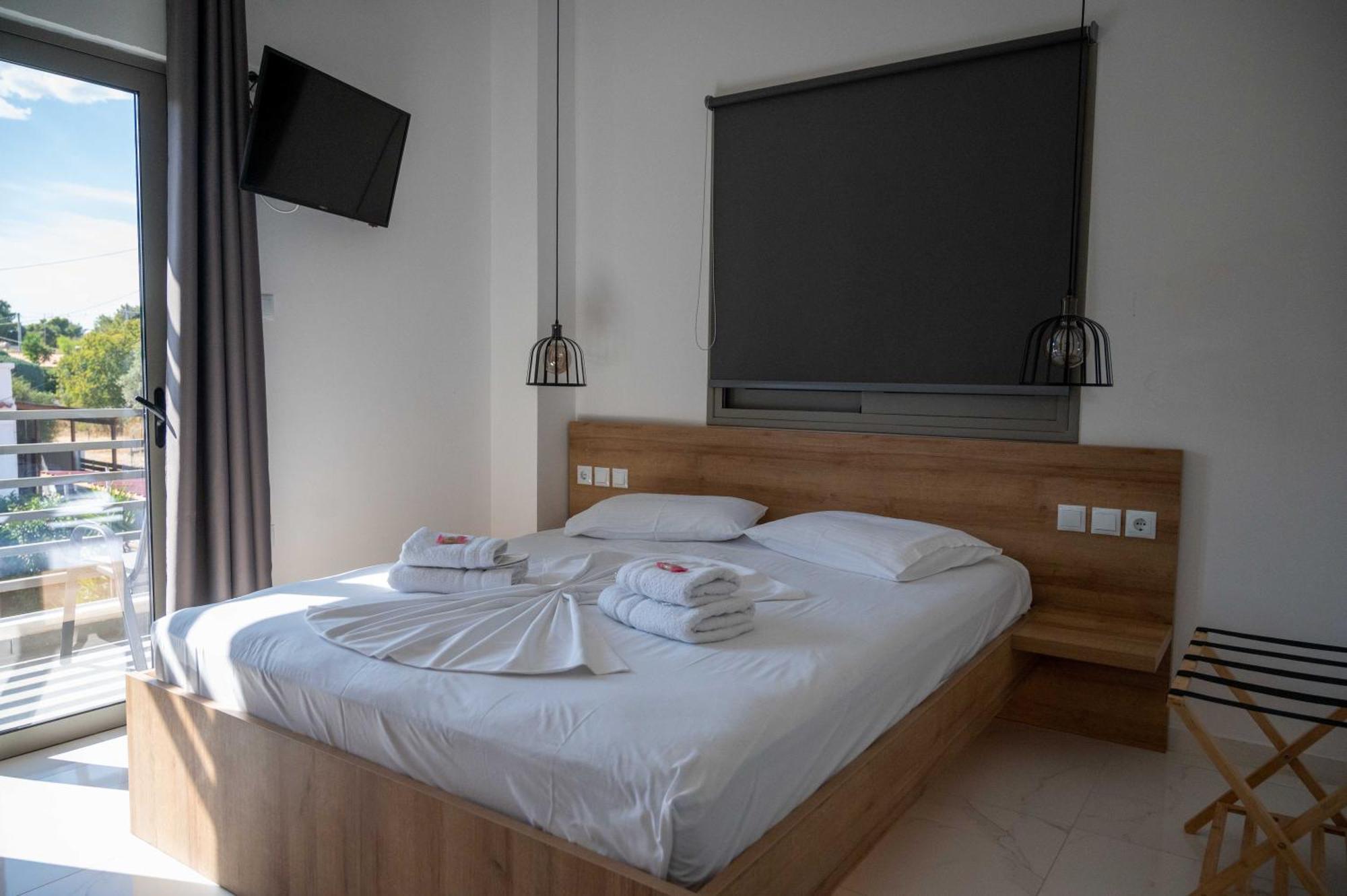 Finikas Suites & Apartments 10Min From Athens Airport Artemida  Exterior foto