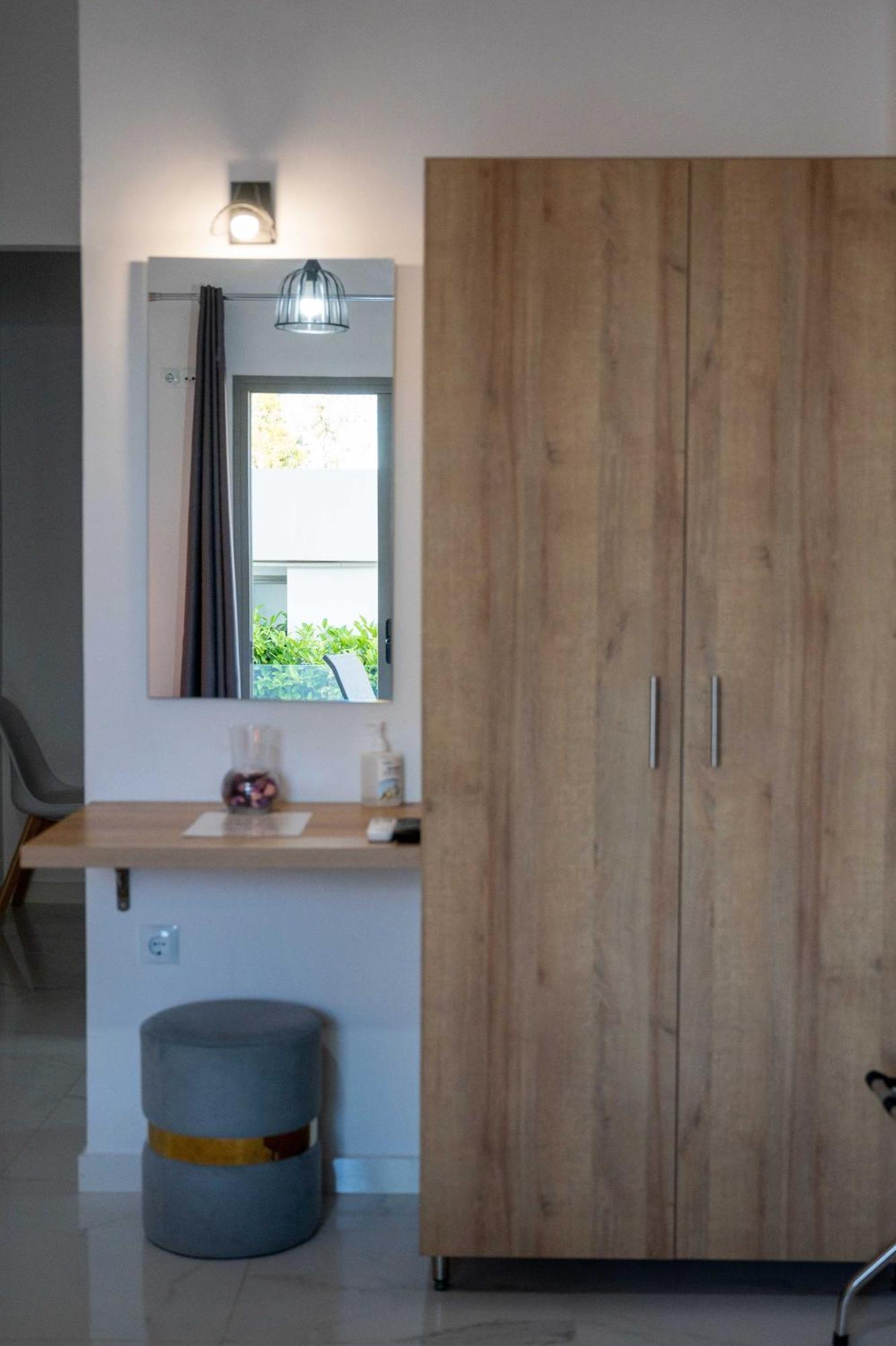 Finikas Suites & Apartments 10Min From Athens Airport Artemida  Exterior foto