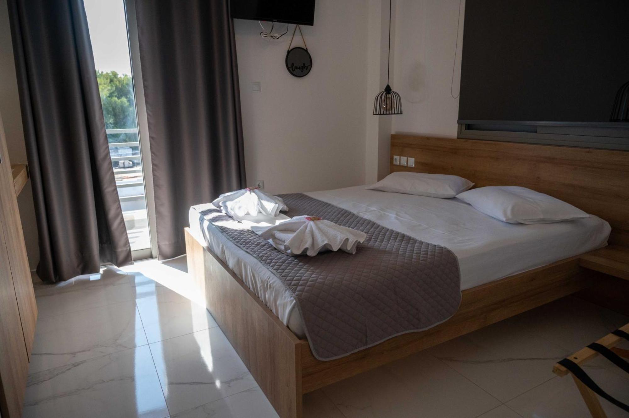 Finikas Suites & Apartments 10Min From Athens Airport Artemida  Exterior foto