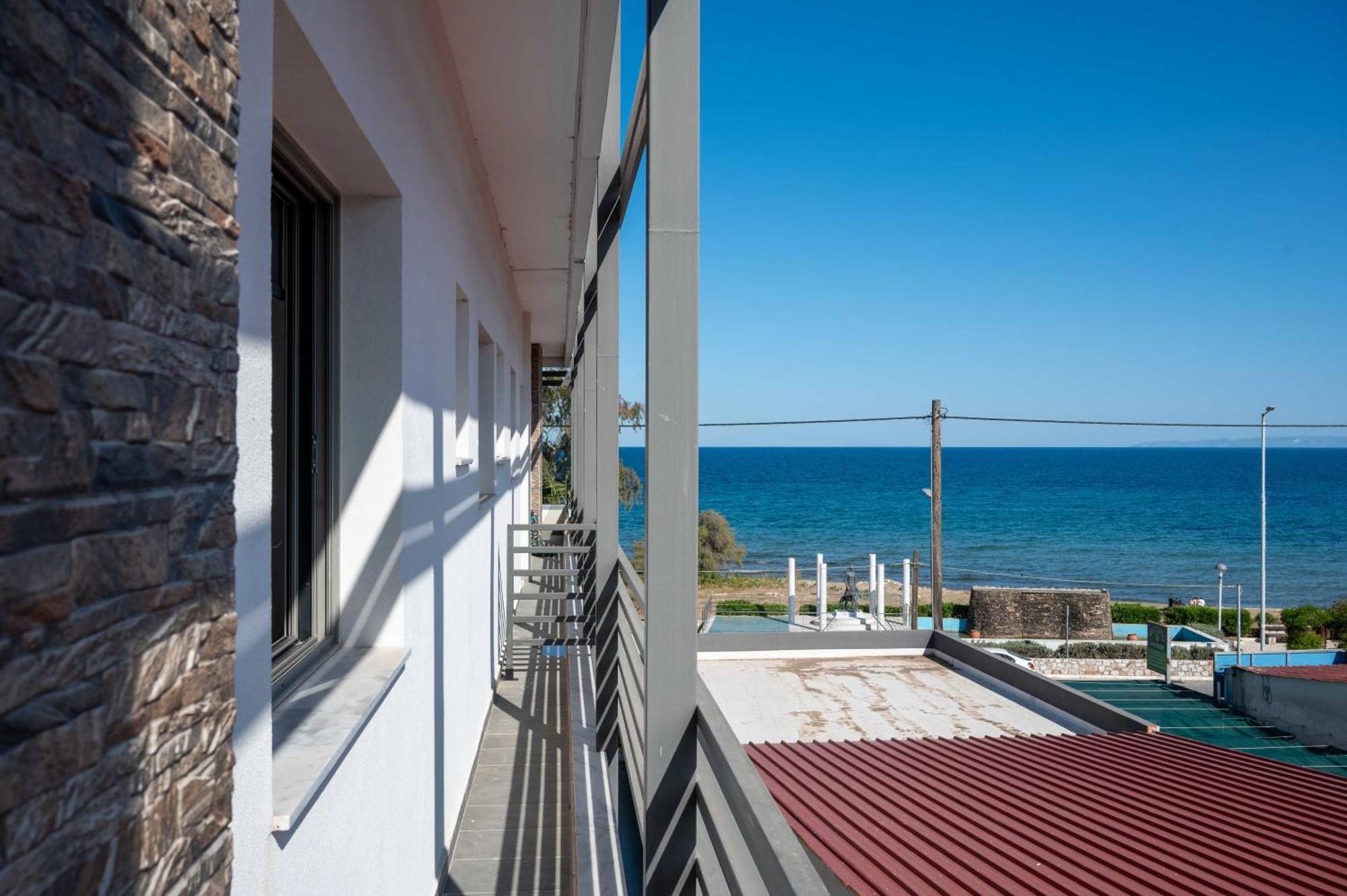 Finikas Suites & Apartments 10Min From Athens Airport Artemida  Exterior foto